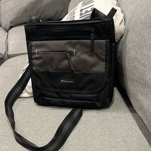 Excellent use off conditionn crossbody